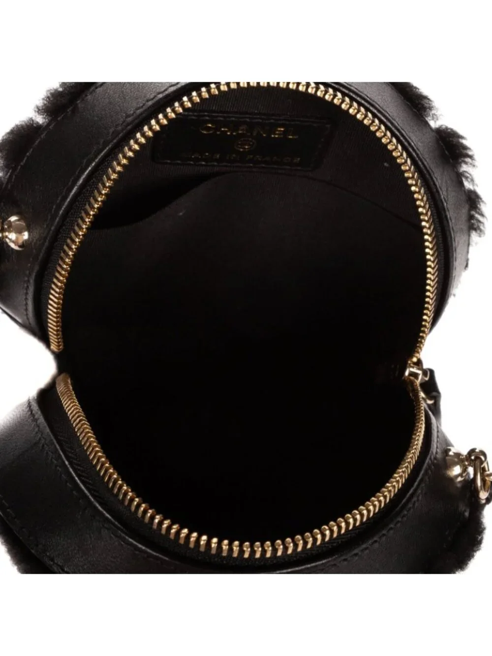 Chanel CC Shearling Chevron Round Crossbody Black Canvasa